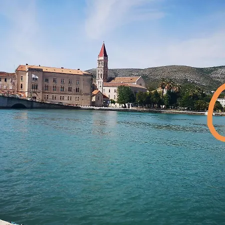 Petrovic Center Apartamento Trogir