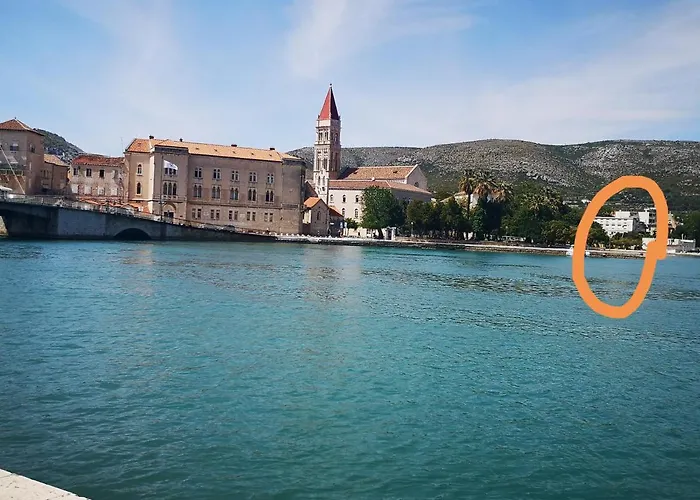 Petrovic Center Lägenhet Trogir